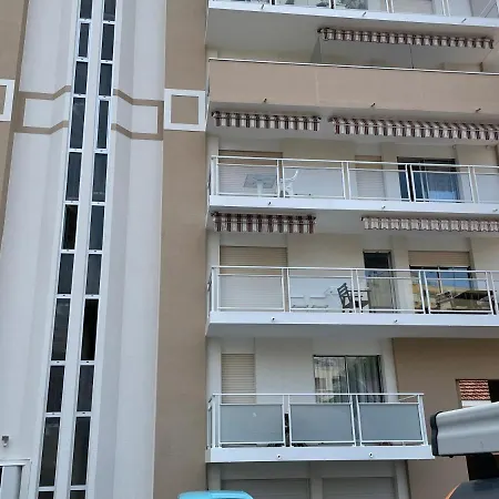 Studio En Centre Ville, Place De Parking Privee Apartment *